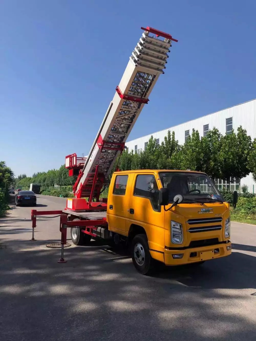 永兴附近的云梯车出租服务：轻松解决高空作业需求